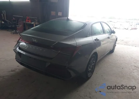 2024 Hyundai Elantra Sel z USA, uszkodzony, nr VIN KMHLM4DG2RU663927